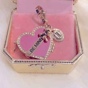 🩷PRICE IS FIRM🩷Juicy Couture Valentine’s Day Chocolate